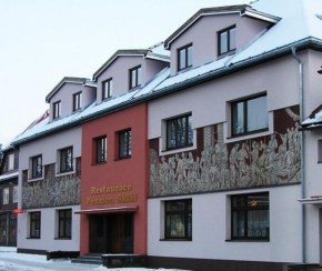 Отель Penzion a restaurace Sklář, Каролинка